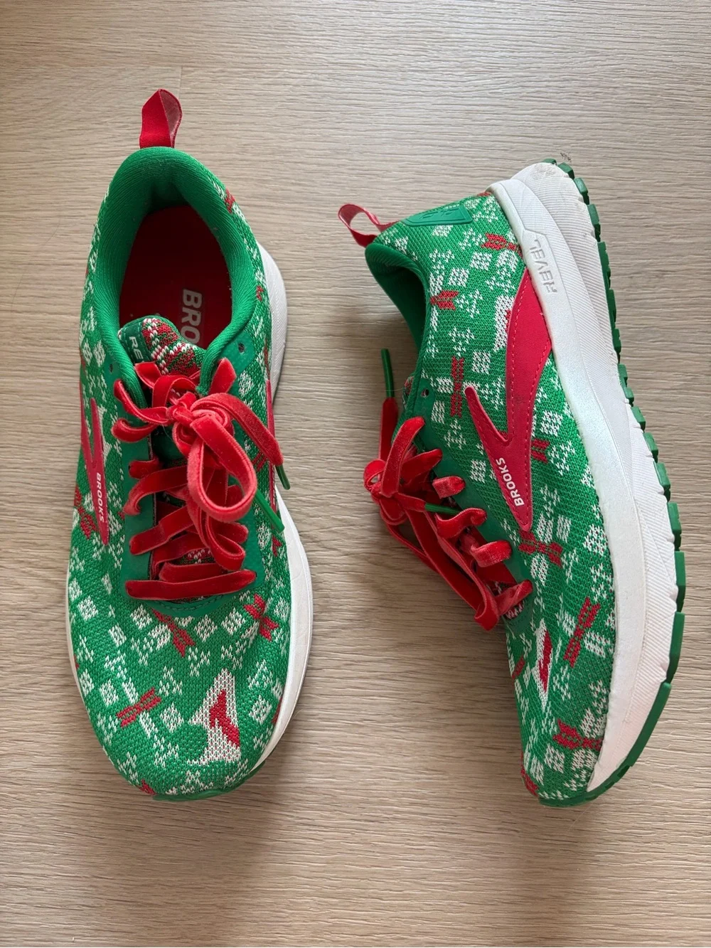 Brooks Revel Run Merry Sneakers Womens Size 6.5